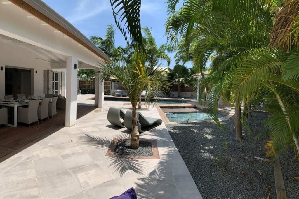 Manzana : Neuve 4ch 4sdb 2 Piscines - Luxe Villa Saint-Francois (Grande-Terre)