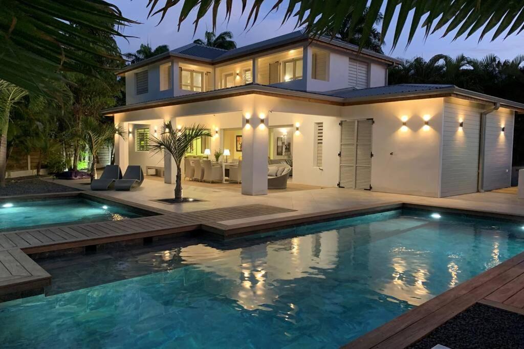 Manzana : Neuve 4ch 4sdb 2 Piscines - Luxe * Saint-Francois (Grande-Terre)